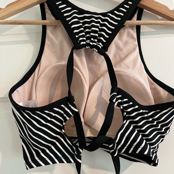 Kona Sol D/DD black and white back tie swim top - Picture 2 of 3